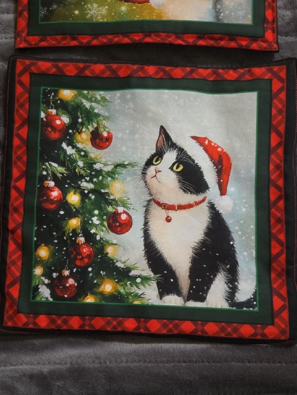 Holiday Cloth Trivet WithCat Print Fabric - Red & Green Christmas - Picture 2 of 7